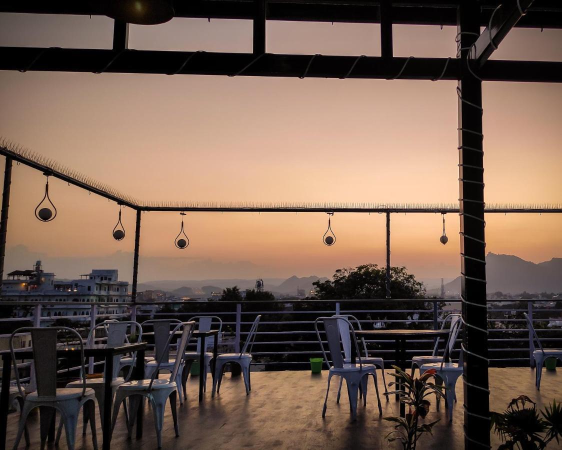 Hostel Bridge *