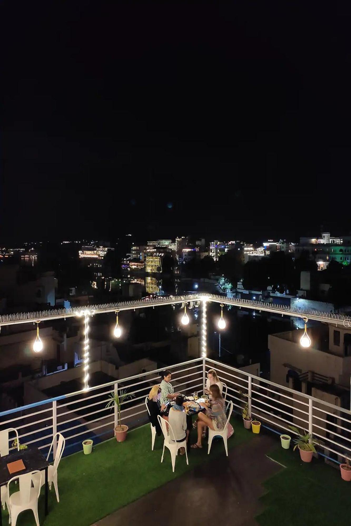 Hostel Bridge *